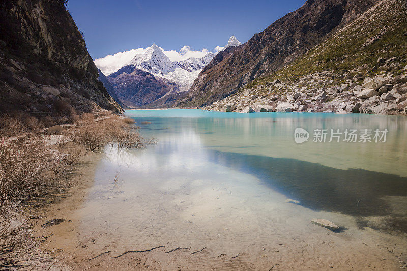 拉古纳帕隆(Paron lagoon)和斯诺佩带布兰卡的Cordillera——斯卡米什，秘鲁安第斯山脉